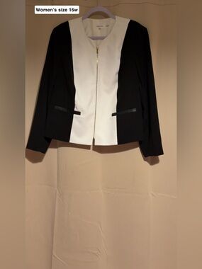 Women's Black and White Zip-Front Colorblock Jacket